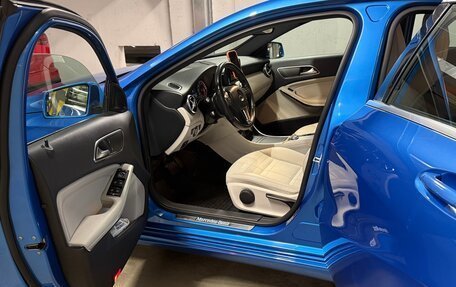 Mercedes-Benz A-Класс, 2015 год, 1 690 000 рублей, 6 фотография