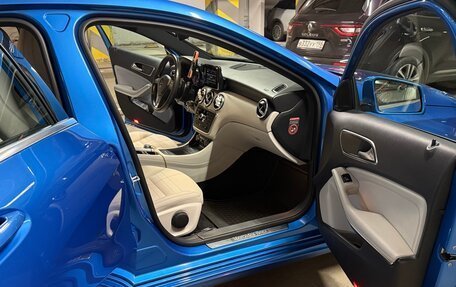 Mercedes-Benz A-Класс, 2015 год, 1 690 000 рублей, 7 фотография