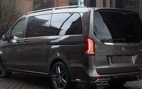 Mercedes-Benz V-Класс, 2018 год, 5 200 000 рублей, 3 фотография