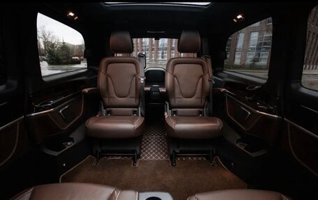 Mercedes-Benz V-Класс, 2018 год, 5 200 000 рублей, 10 фотография