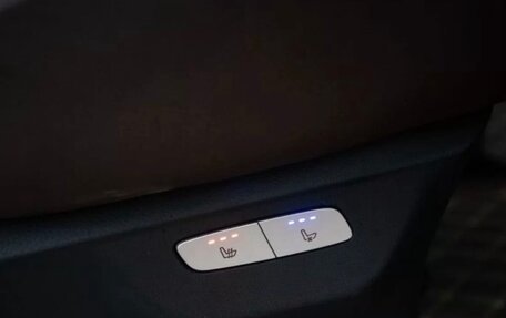 Mercedes-Benz V-Класс, 2018 год, 5 200 000 рублей, 13 фотография