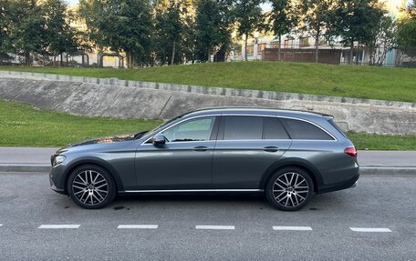 Mercedes-Benz E-Класс, 2019 год, 3 750 000 рублей, 3 фотография