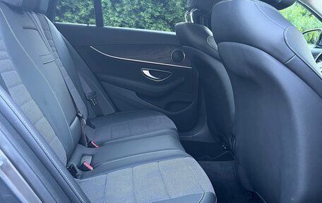 Mercedes-Benz E-Класс, 2019 год, 3 750 000 рублей, 7 фотография
