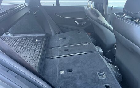 Mercedes-Benz E-Класс, 2019 год, 3 750 000 рублей, 18 фотография