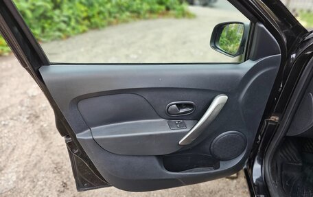 Renault Logan II, 2018 год, 670 000 рублей, 10 фотография