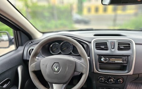 Renault Logan II, 2018 год, 670 000 рублей, 20 фотография