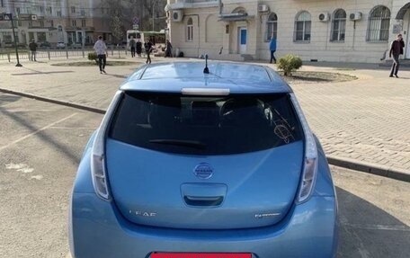 Nissan Leaf I, 2011 год, 700 000 рублей, 3 фотография
