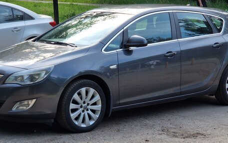 Opel Astra J, 2011 год, 650 000 рублей, 2 фотография
