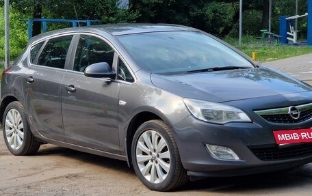 Opel Astra J, 2011 год, 650 000 рублей, 3 фотография