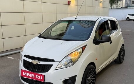 Chevrolet Spark III, 2011 год, 550 000 рублей, 2 фотография