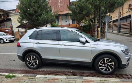 Volkswagen Tiguan II, 2018 год, 2 600 000 рублей, 19 фотография