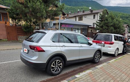 Volkswagen Tiguan II, 2018 год, 2 600 000 рублей, 21 фотография