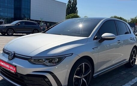 Volkswagen Golf VIII, 2022 год, 2 100 000 рублей, 2 фотография