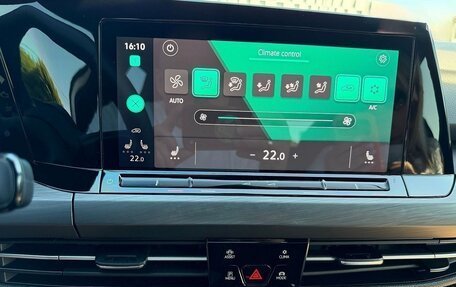 Volkswagen Golf VIII, 2022 год, 2 100 000 рублей, 10 фотография