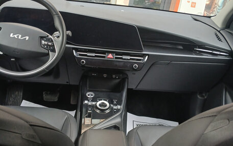 KIA Niro, 2023 год, 1 600 000 рублей, 10 фотография
