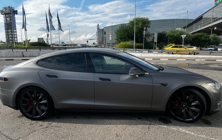 Tesla Model S I, 2012 год, 1 700 000 рублей, 8 фотография