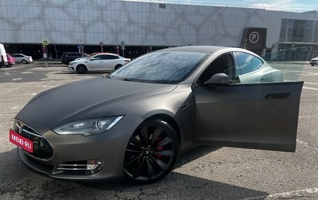 Tesla Model S I, 2012 год, 1 700 000 рублей, 1 фотография