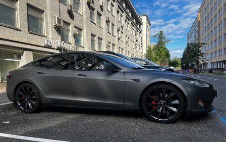 Tesla Model S I, 2012 год, 1 700 000 рублей, 36 фотография
