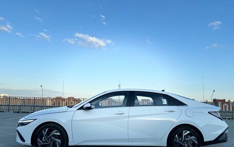 Hyundai Elantra, 2023 год, 2 600 000 рублей, 2 фотография