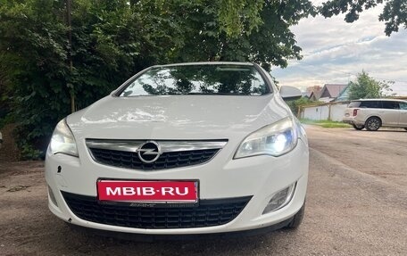 Opel Astra J, 2012 год, 777 000 рублей, 1 фотография
