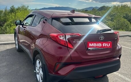 Toyota C-HR I рестайлинг, 2017 год, 1 580 000 рублей, 3 фотография