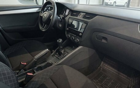 Skoda Octavia, 2017 год, 1 584 000 рублей, 8 фотография