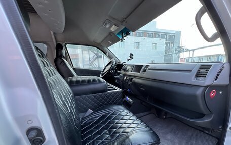 Toyota HiAce H200, 2008 год, 2 350 000 рублей, 27 фотография