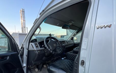 Toyota HiAce H200, 2008 год, 2 350 000 рублей, 31 фотография