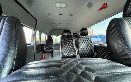Toyota HiAce H200, 2008 год, 2 350 000 рублей, 36 фотография