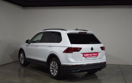 Volkswagen Tiguan II, 2020 год, 2 097 000 рублей, 5 фотография
