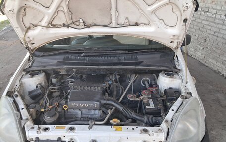 Toyota Vitz, 2000 год, 240 000 рублей, 2 фотография
