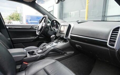 Porsche Cayenne III, 2011 год, 2 090 000 рублей, 11 фотография