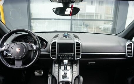 Porsche Cayenne III, 2011 год, 2 090 000 рублей, 12 фотография