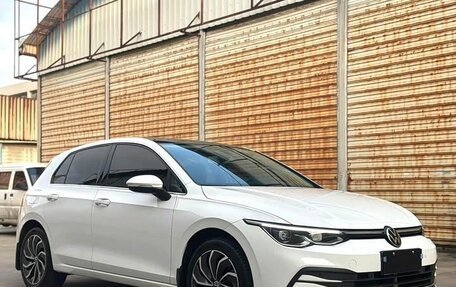 Volkswagen Golf VIII, 2023 год, 2 150 000 рублей, 2 фотография