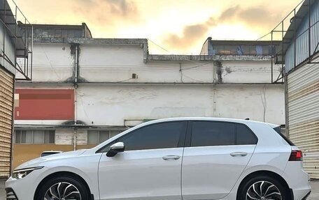 Volkswagen Golf VIII, 2023 год, 2 150 000 рублей, 3 фотография