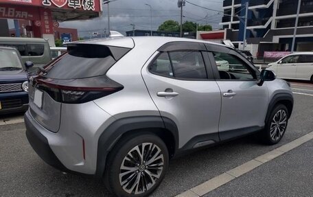 Toyota Yaris Cross, 2022 год, 1 500 000 рублей, 5 фотография