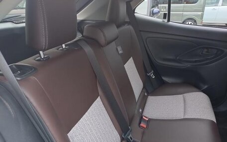 Toyota Yaris Cross, 2022 год, 1 500 000 рублей, 13 фотография