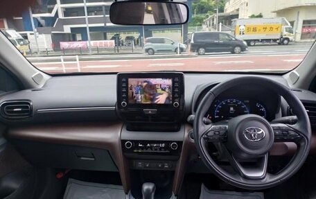 Toyota Yaris Cross, 2022 год, 1 500 000 рублей, 11 фотография