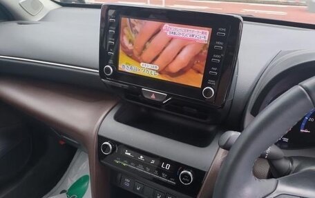 Toyota Yaris Cross, 2022 год, 1 500 000 рублей, 15 фотография