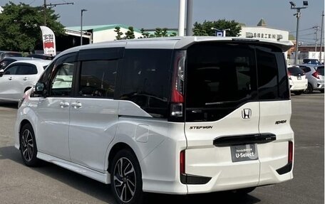 Honda Stepwgn IV, 2021 год, 1 950 000 рублей, 5 фотография