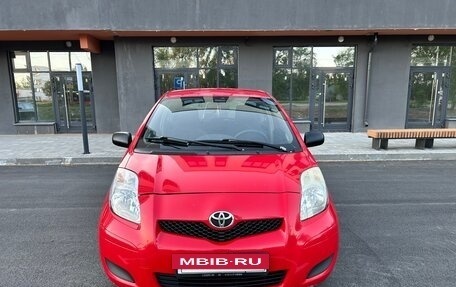 Toyota Yaris III рестайлинг, 2010 год, 368 000 рублей, 2 фотография