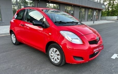 Toyota Yaris III рестайлинг, 2010 год, 368 000 рублей, 3 фотография