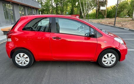 Toyota Yaris III рестайлинг, 2010 год, 368 000 рублей, 4 фотография
