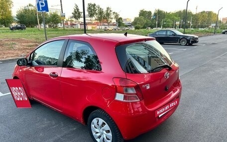 Toyota Yaris III рестайлинг, 2010 год, 368 000 рублей, 7 фотография