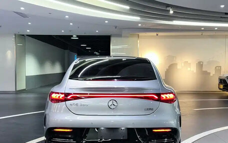 Mercedes-Benz EQE, 2022 год, 5 850 000 рублей, 5 фотография