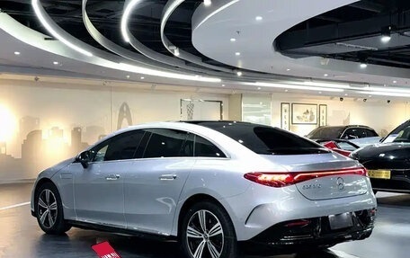 Mercedes-Benz EQE, 2022 год, 5 850 000 рублей, 4 фотография