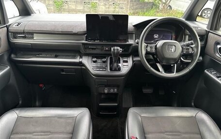 Honda Stepwgn, 2022 год, 2 150 300 рублей, 10 фотография