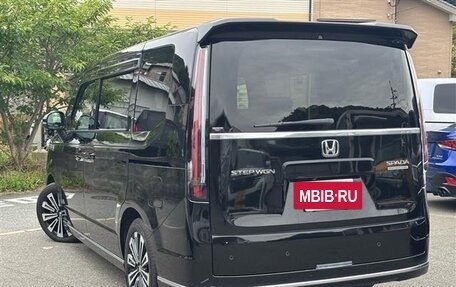 Honda Stepwgn, 2022 год, 2 150 300 рублей, 7 фотография