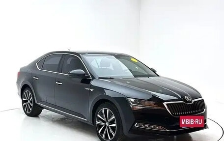 Skoda Superb III рестайлинг, 2023 год, 1 890 300 рублей, 3 фотография