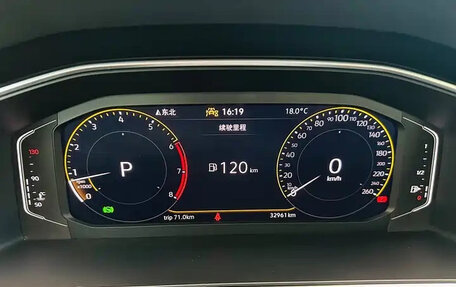 Volkswagen Tiguan II, 2022 год, 1 862 000 рублей, 14 фотография